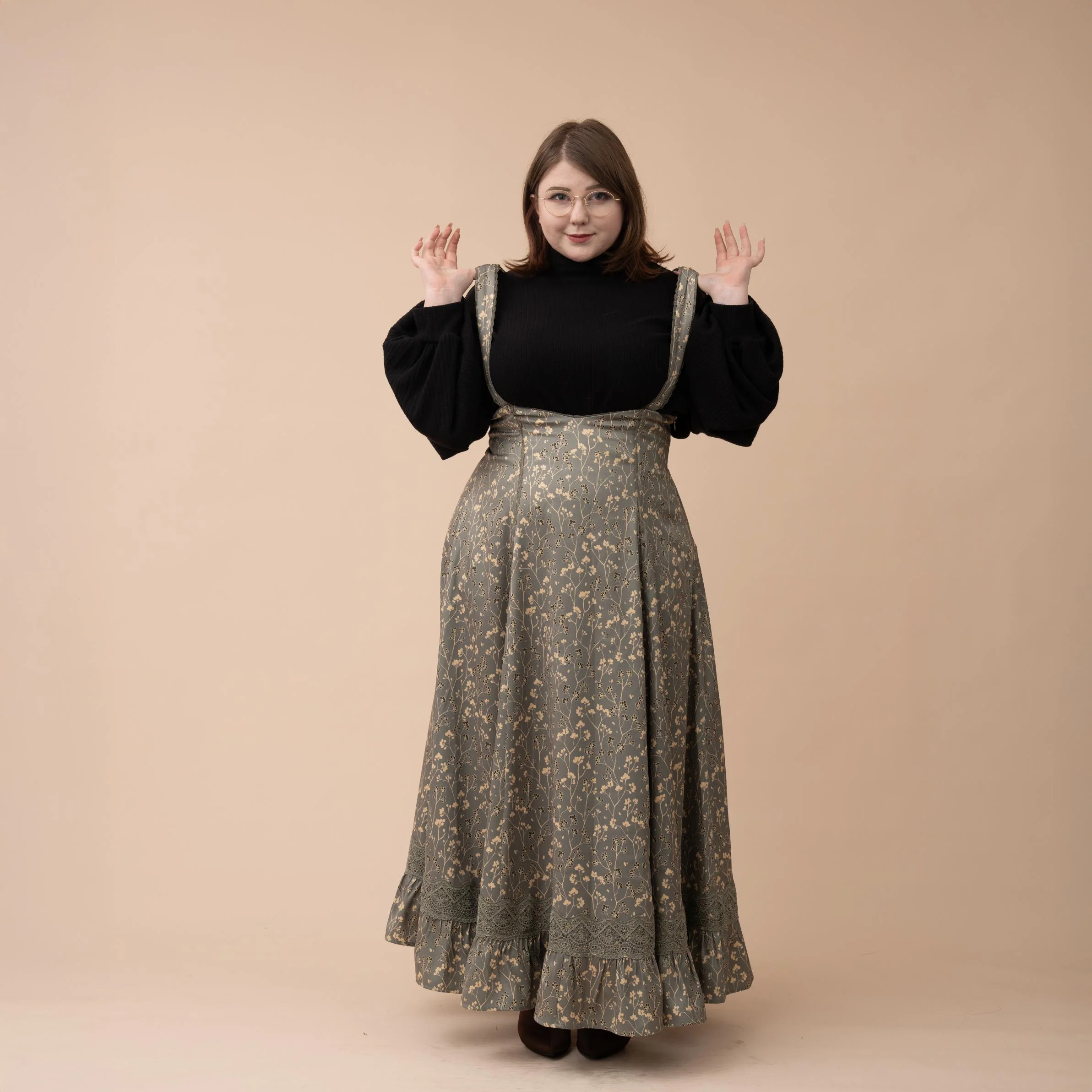 Cottage Jumperskirt in Green - Image 10