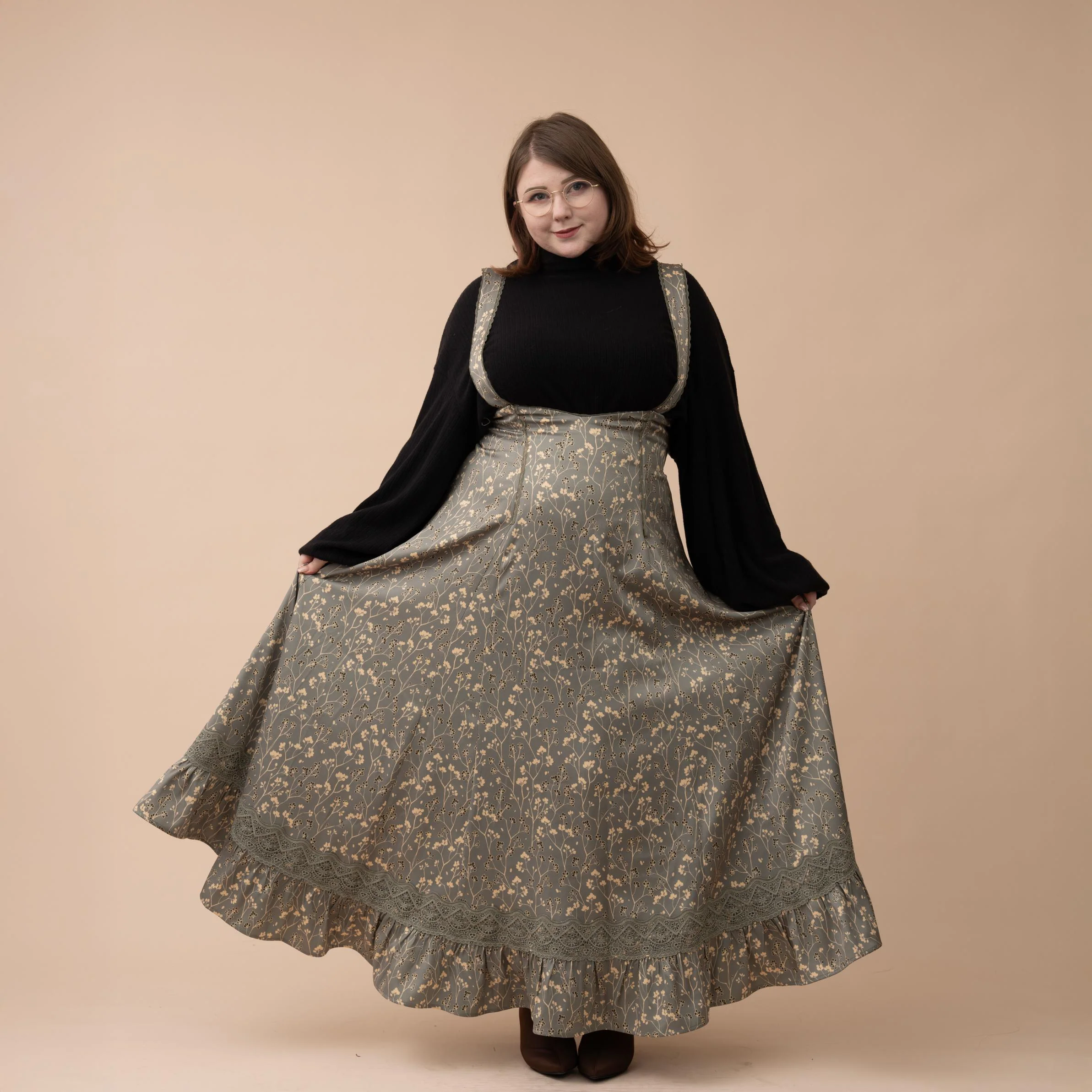 Cottage Jumperskirt in Green - Image 11