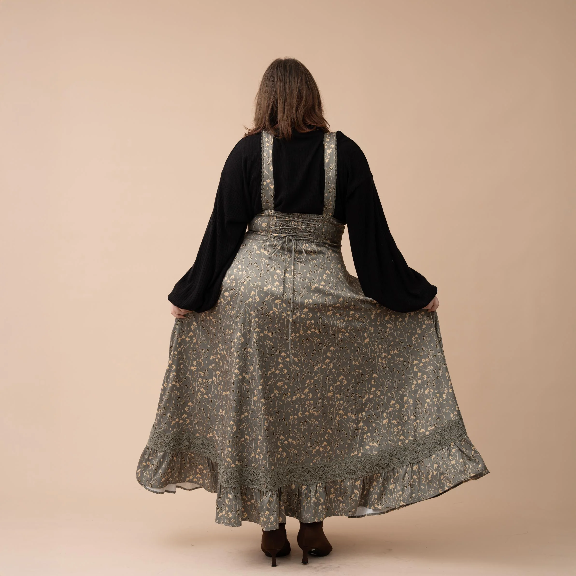 Cottage Jumperskirt in Green - Image 4