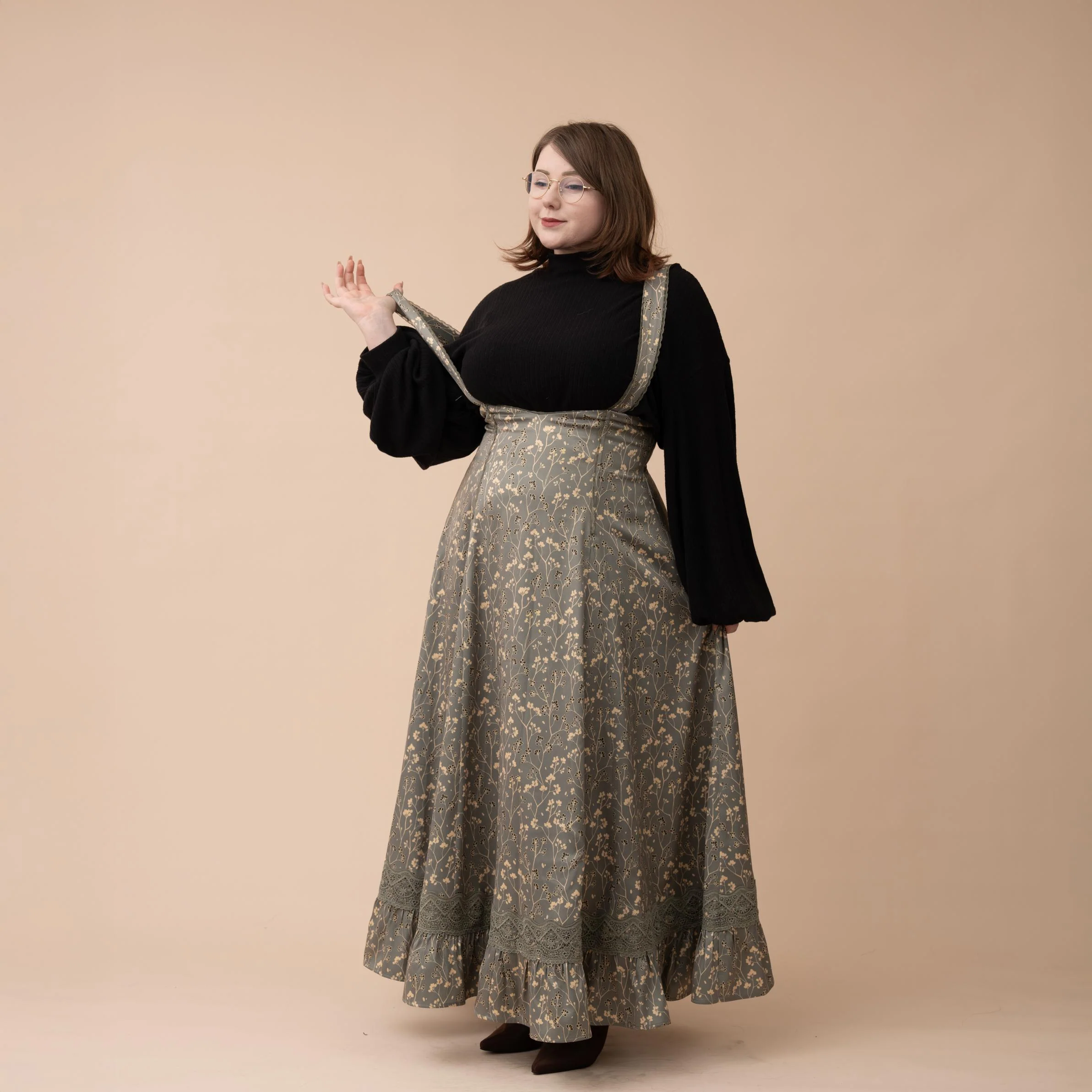 Cottage Jumperskirt in Green - Image 7