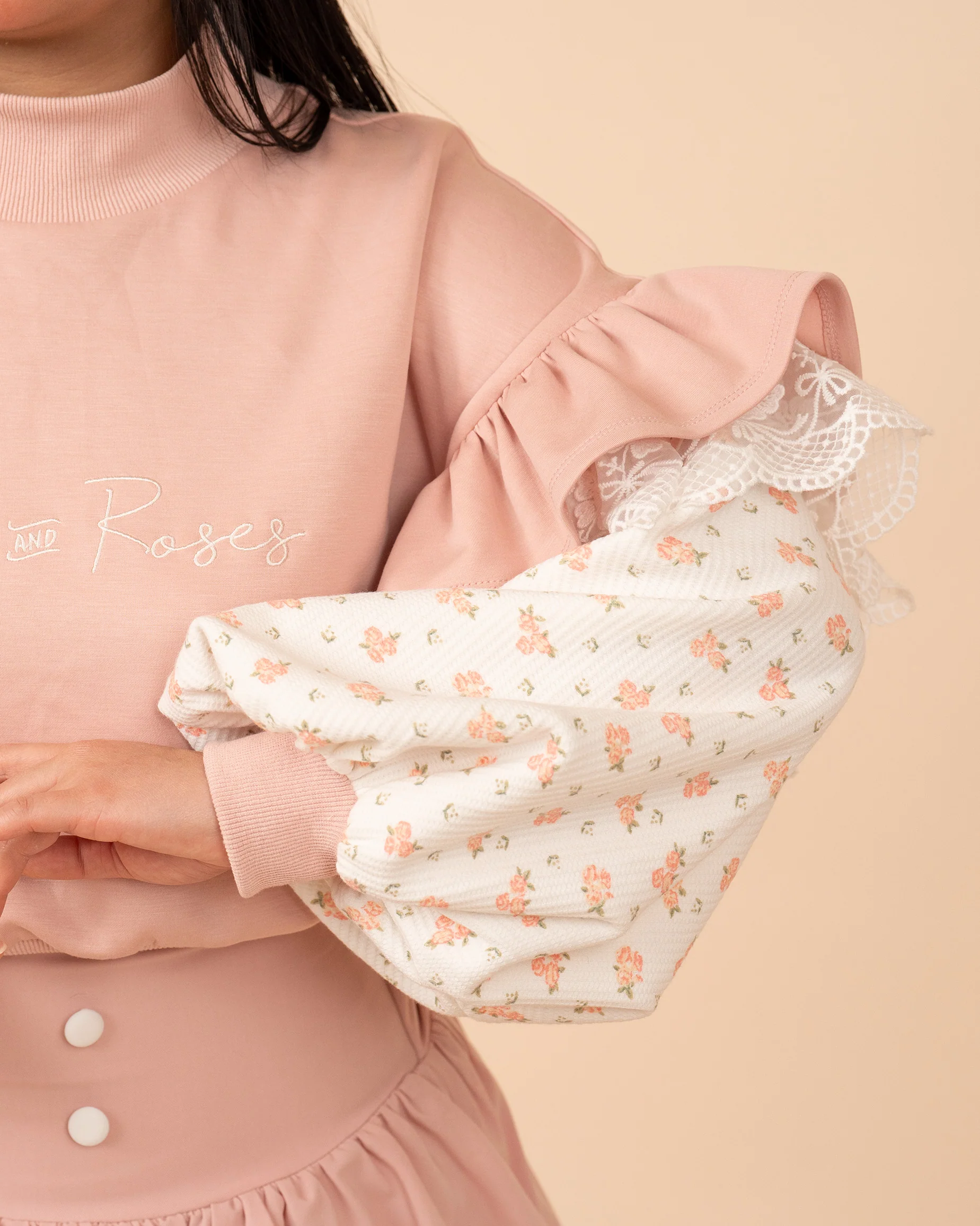 (Pre-Order CLOSED) Tea & Roses Sweater (Estimated Shipping Date April 15th - 22nd) - Image 4