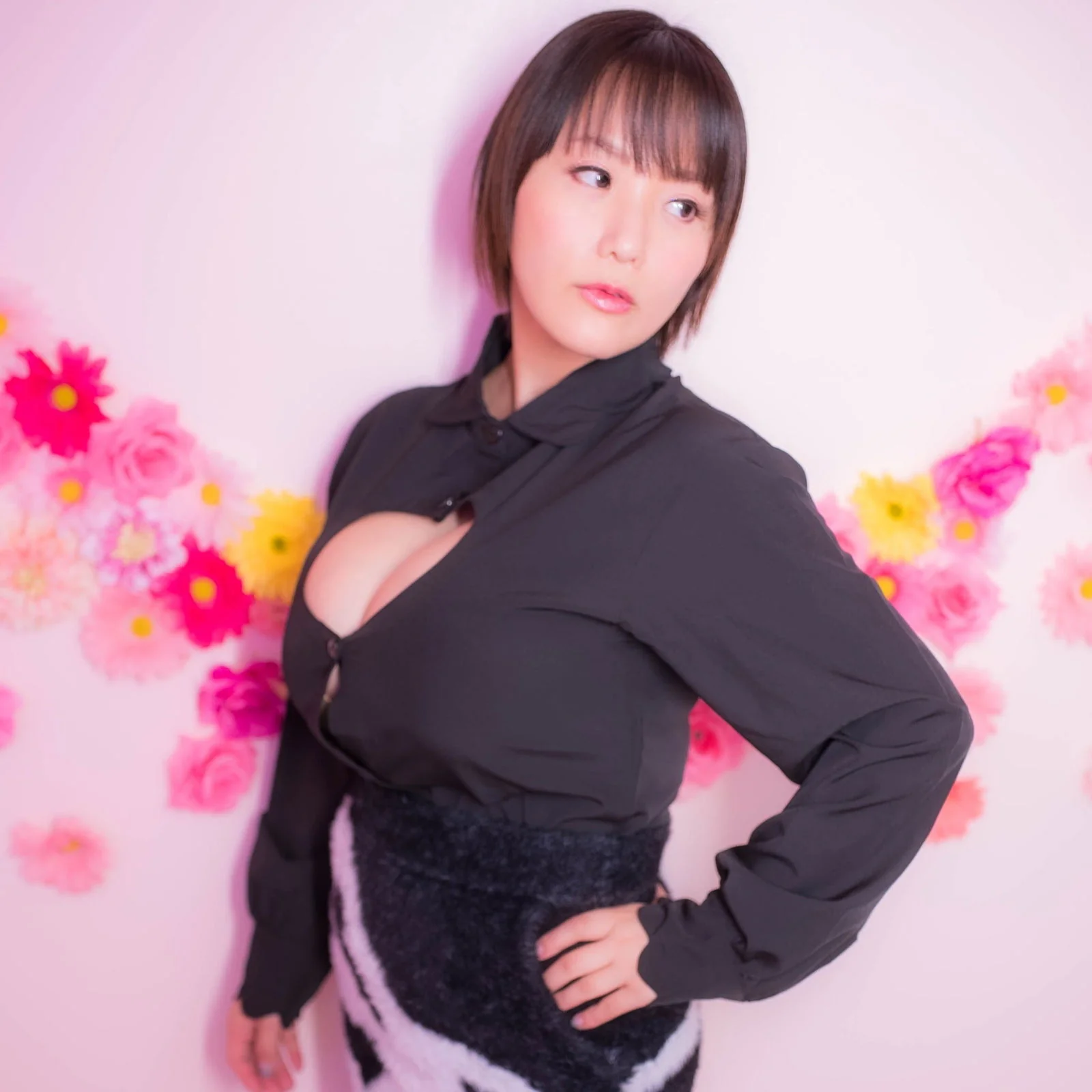 Shibuya's Heart Shirt (Black) - Image 7